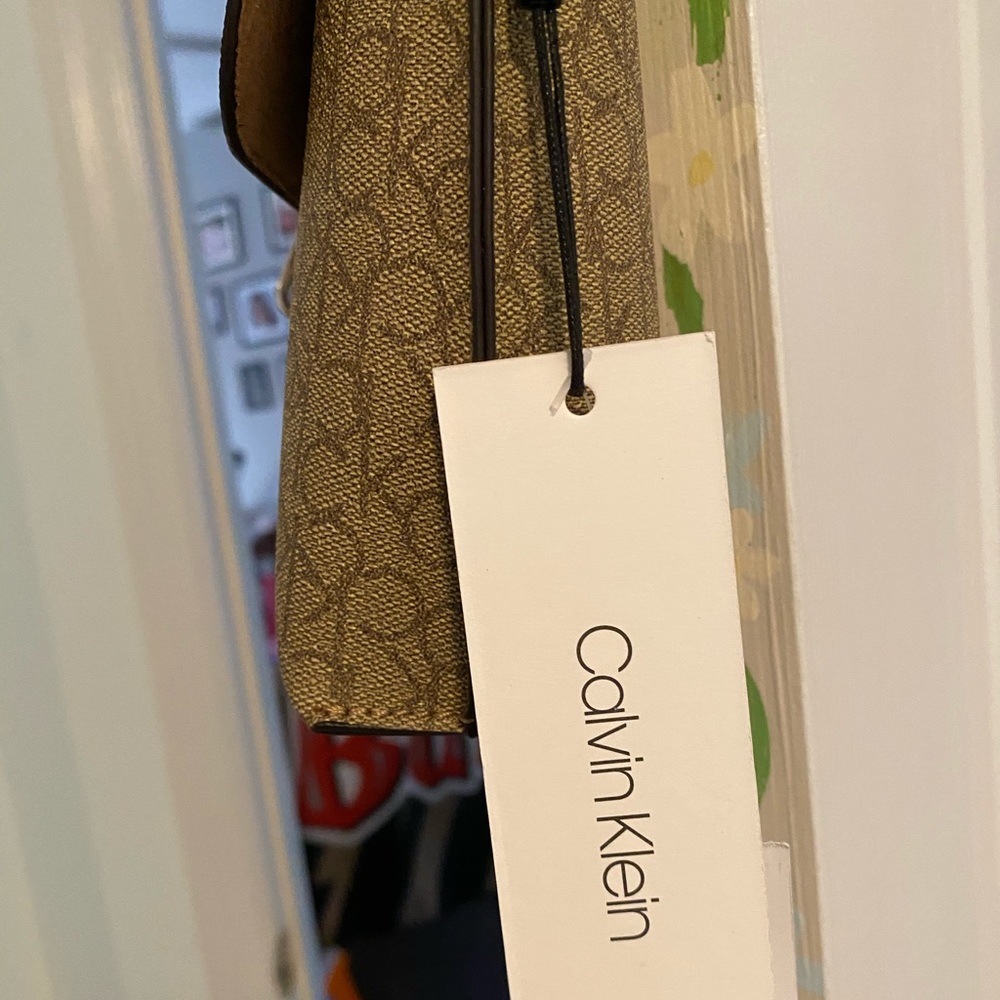 Brand new Calvin Klein cross body bad - Picture 5 of 5